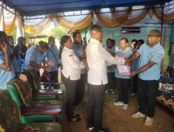 Wakil Ketua Umum PABPDSI dan Kartini Pusat resmi serahkan SK Mandat Kepada Ketua PABPDSI dan Kartini Kabupaten Kepulauan YapenWakil Ketua Umum PABPDSI dan Kartini Pusat resmi serahkan SK Mandat Kepada Ketua PABPDSI dan Kartini Kabupaten Kepulauan Yapen